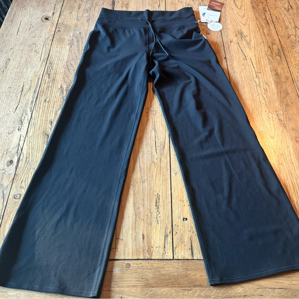 Vuori Women's Daily Wideleg Pants Black VW489 Size S Short NWT